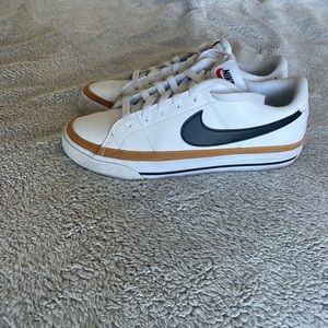 Nike Court Legacy Nature